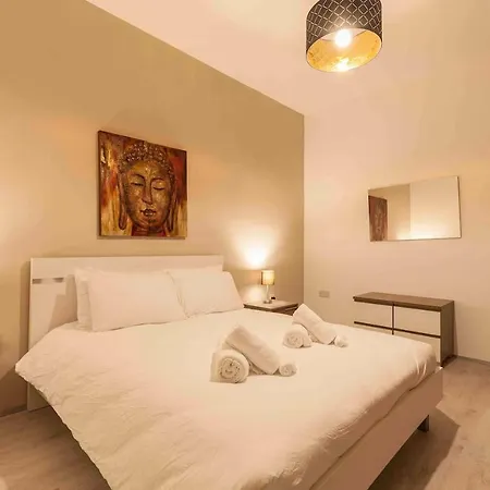 A Chic Seaside In The Heart Of