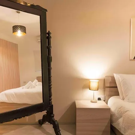 A Chic Seaside In The Heart Of Appartement Sliema